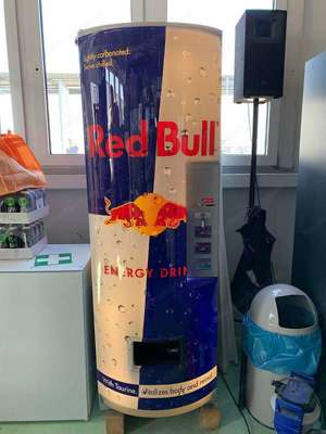 RedBull Automat Royal Vendors Neuwertig