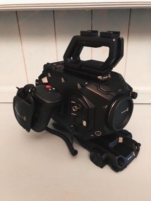 Blackmagic URSA Mini Pro 4.6 K Digital Cinema Kamera Bild 2