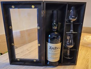 Ardbeg Very Young 1998 Committee Approved   Edler Single Malt - Geschenk-Box! Rarität