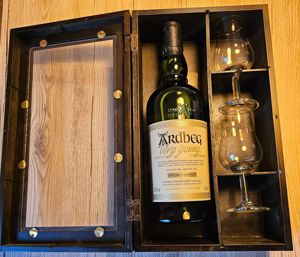 Ardbeg Very Young 1998 Committee Approved   Edler Single Malt - Geschenk-Box! Rarität