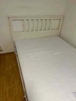 Bett mit Matratze 140x200