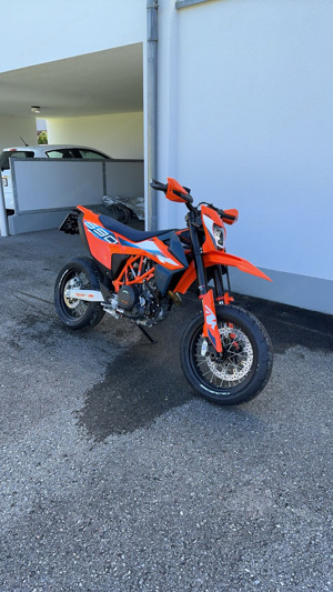 KTM 690 SMC R 2023 Bild 8