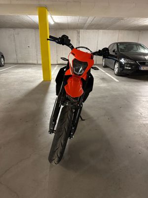 KTM 690 SMC R 2023 Bild 2