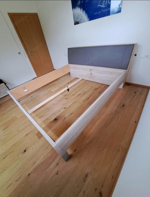 Neuwertiges Bett Bild 5