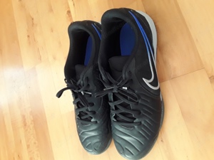 Hallenschuhe-Fußball Nike Gr.42 Bild 1