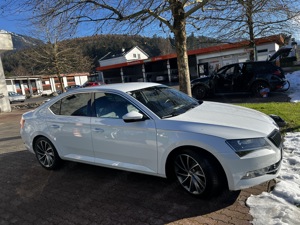 Skoda Superb 2,0 TDI 4x4 Laurin & Klement DSG Limousine