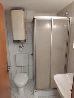 Vermiete leistbare Einzimmerwohnung in ruhiger und zentraler Lage von Bludenz Bild 2