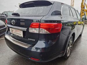 Toyota Avensis Bild 13