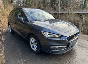 Seat Leon Sportstourer2.0 TDI DSG Style AHK, Pano, ACC