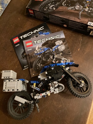 Lego Technic BMW Motorrad Bild 3