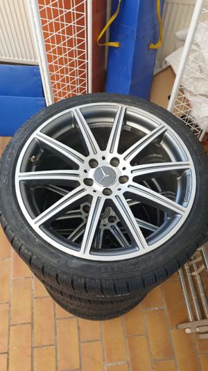 1 Satz orig. AMG E63 Felgen 19 Zoll + Pirelli Wintereifen 255R19 Bild 4