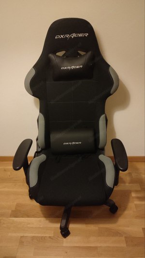 DXRacer 5 - Gamingstuhl mit Rückenkissen