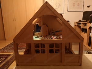 Puppenhaus aus Holz 