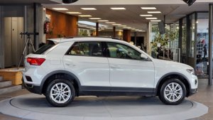 VW T-Roc 2,0 TDI 4 Motion Design DSG*Kamera*Navi Bild 5