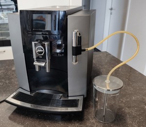 Jura E8 Kaffeevolautomat