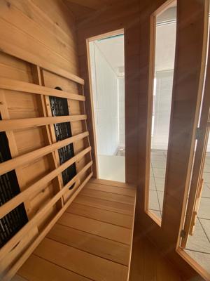 Infrarotkabine Sauna Hemlock 150 x 150, 8 Strahlern, Ionisator, LED Licht, Hifi System  Bild 4