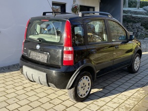 Fiat Panda Climbing 4x4 8V schwarz Schiebe- Hebedach Bild 2