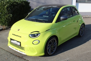 Abarth 500e Scorpionissima 2023 mit nur 2.850 km Neuzustand!