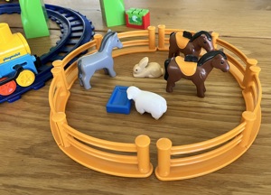 Playmobil Eisenbahn inkl. Tiere und Zaun Bild 2