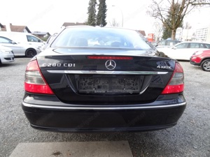 Mercedes E280 CDI Automatik 4Matic Avantgarde  Facelift  Bild 5