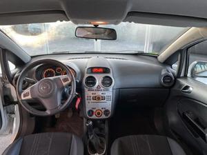 Opel Corsa 2011 Bild 13