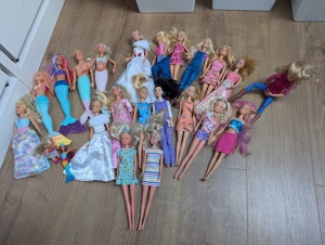 Barbies   Puppen 