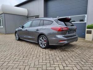 Ford Focus Turnier 1.0 155PS Automatik ST-Line X BO-Sound Winterp... Bild 3