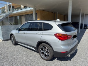 BMW X1 sDrive 18i xLine Aut. Kombi   Family Van Bild 2