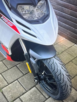 Aprilia 125 Bild 2