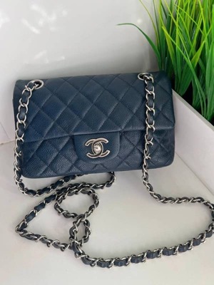 Chanel   Klassische Überschlagtasche aus Kaviarleder Bild 3