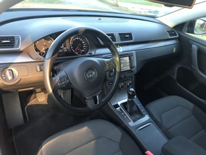 VW Passat Variant TDI R-Line Bild 4