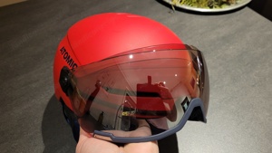 Atomic Skihelm rot Grösse XS mit Visier Bild 3