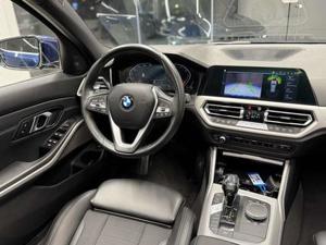 BMW 330 Bild 11