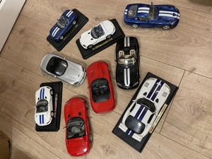 Burago Dodge Viper 1:18 und 1:24 Model Autos  Bild 2