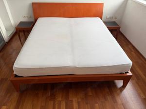 Doppelbett aus Kirschholz