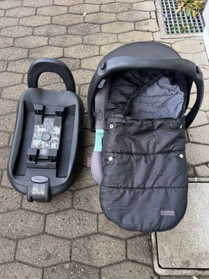 Maxi cosi Babyschale incl Zubehör 