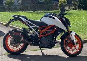 KTM 390 Duke Bild 2