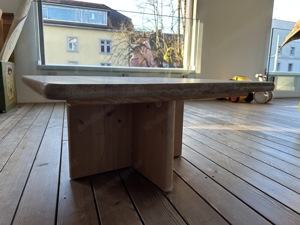 Beistelltischchen aus Holz