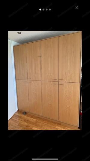 Kleiderschrank