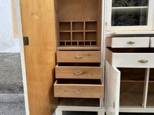 Vintage Küchenschrank  creme-weiß Bild 4