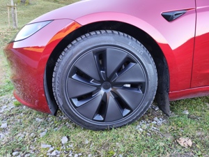 Tesla Model 3 Heckantrieb Highland Ultra Red 8 Fach Bild 3