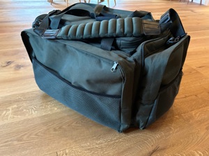 Daiwa Angeltasche (ca. 55 L) - große Reisetasche - Tasche für Sportwettkämpfe (Functional Fitness)