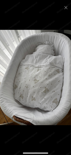 Babybett mit Martzte und Kisse Bild 2