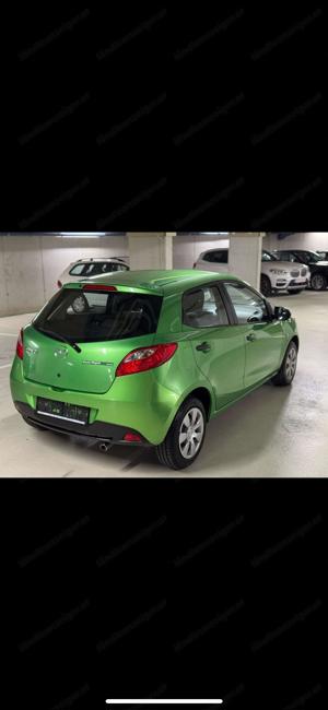 Schnäppchen Mazda 2  TÜV. 09.25+4 Bild 5