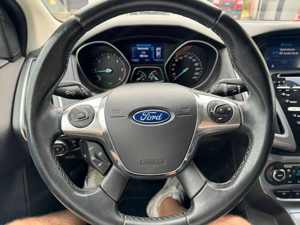 Ford Focus Titanium 1,6 Ecoboost Kombi Bild 3