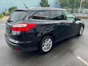 Ford Focus Titanium 1,6 Ecoboost Kombi Bild 2