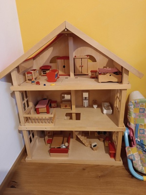 goki puppenhaus mit viel Zubehör  Bild 5