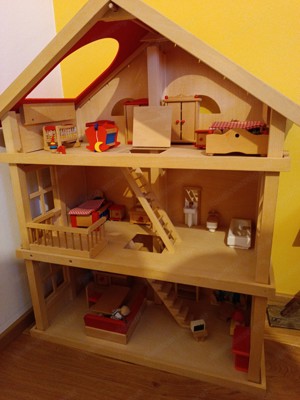 goki puppenhaus mit viel Zubehör  Bild 7