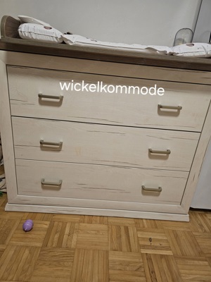 Kleiderschrank 