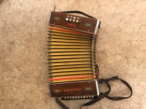 Hohner Erika Akkordeon,  Knopfakkordeon Tonart C F Bild 2